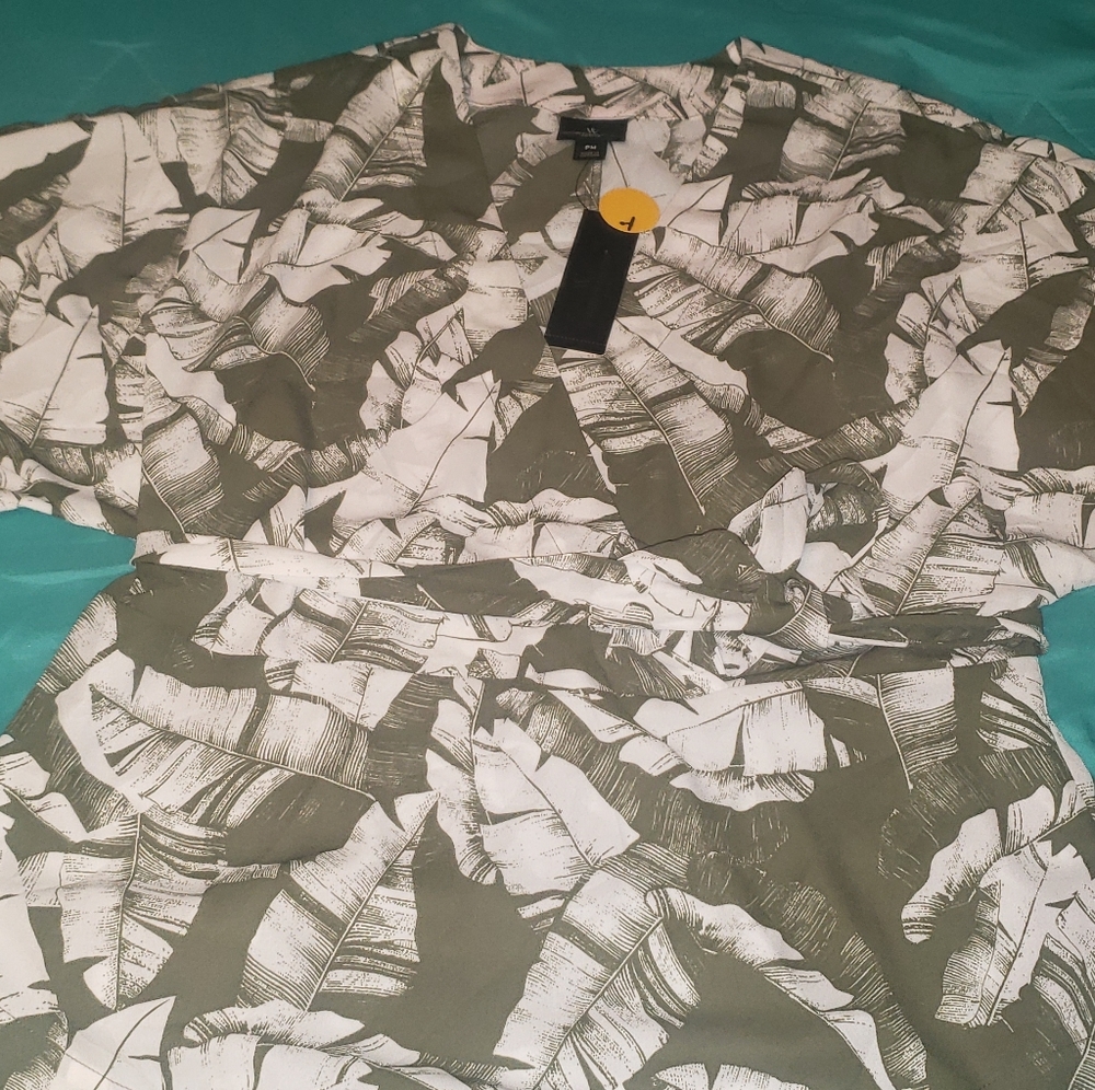 Pettite medium top